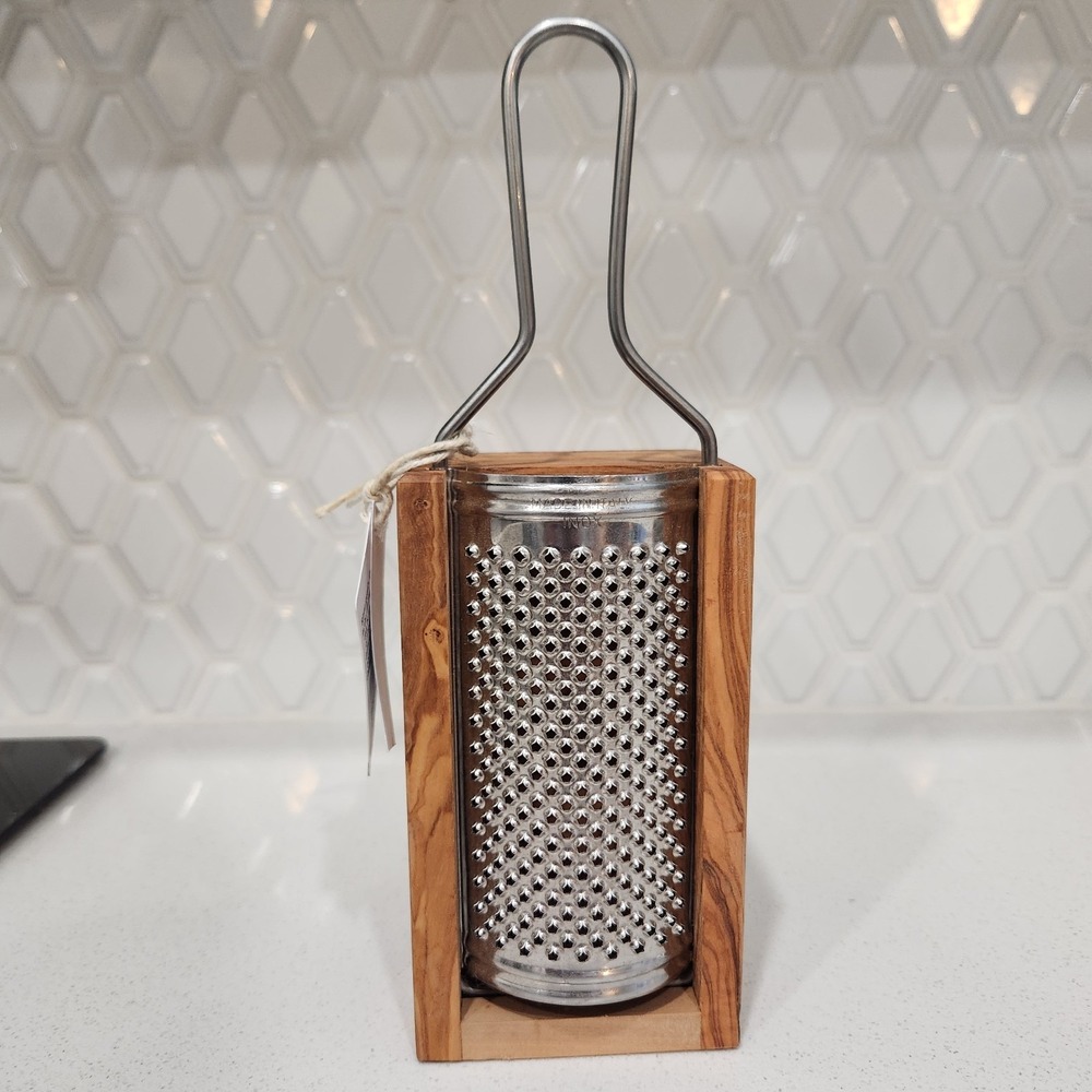 New Handcrafted Italian Olivewood Cheese Grater By Sur La Table Rustic Durable‎ - Picture 4 of 10